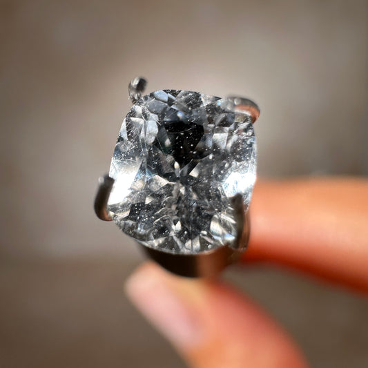 Phenakite Gemstone, 0.86 ct, 6x5mm | Russia