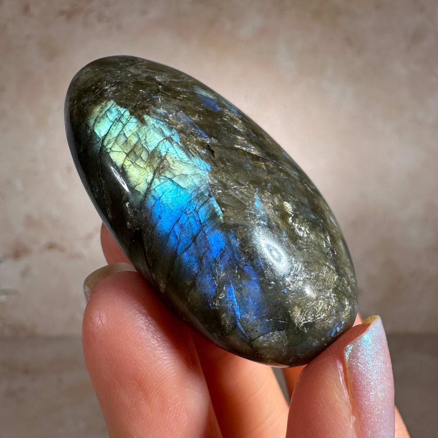 Labradorite Palm Stone (53g) Ampanihy District, Atsimo-Andrefana, Madagascar