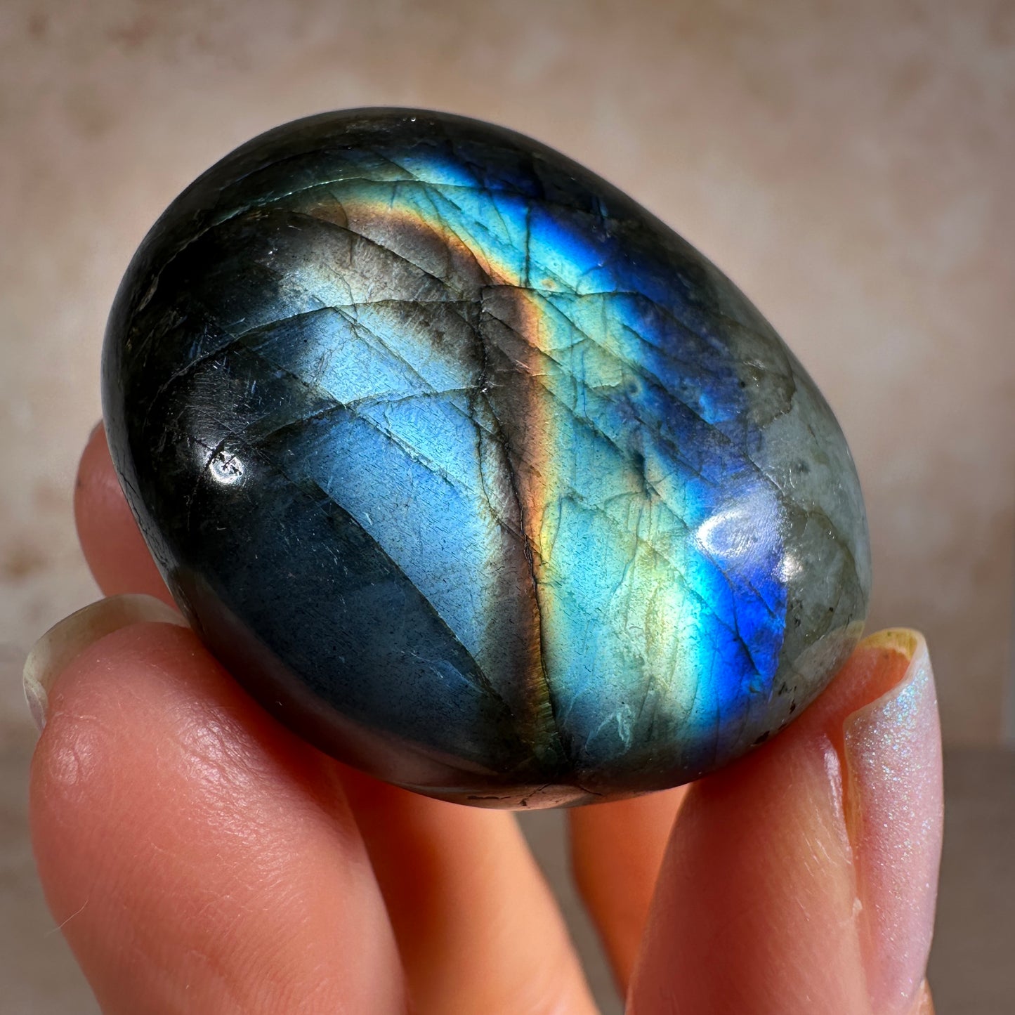 Labradorite Palm Stone (38g) Ampanihy District, Atsimo-Andrefana, Madagascar