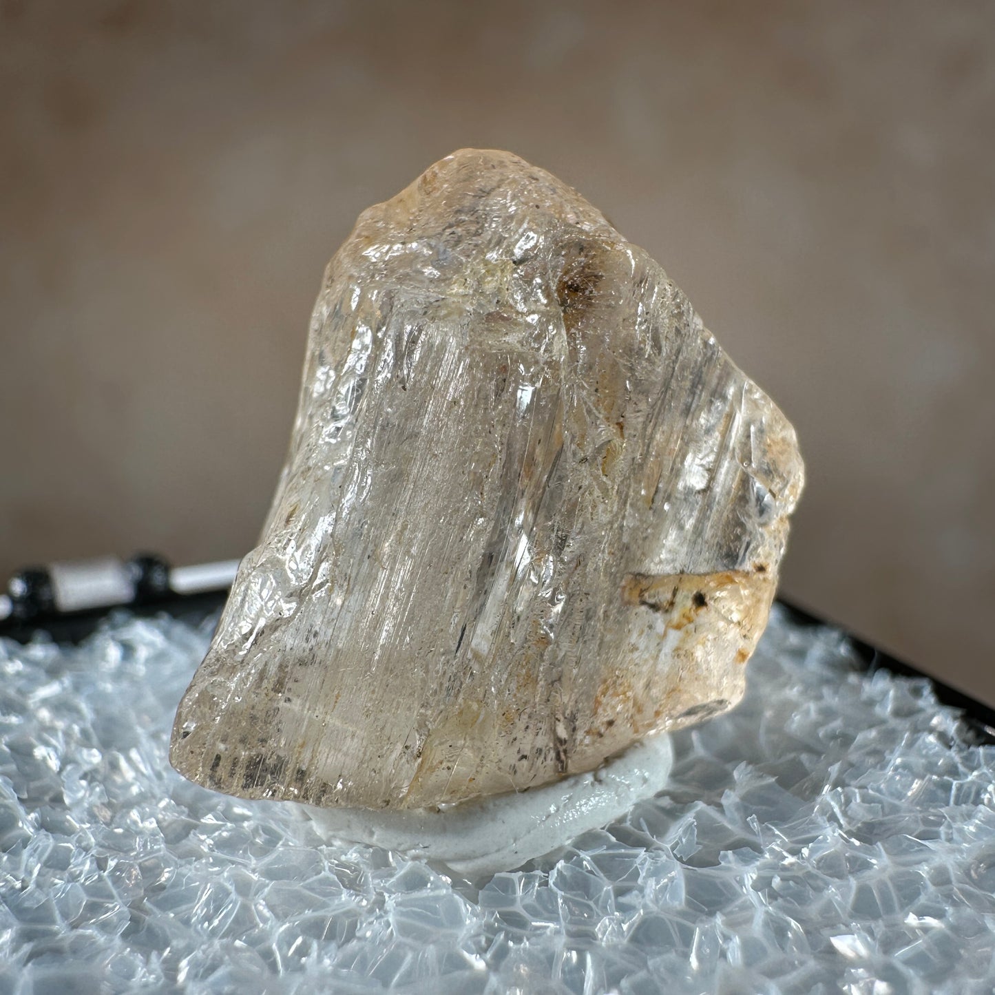 Golden Scapolite 4.04g, Soamatasy, Ihosy District, Madagascar