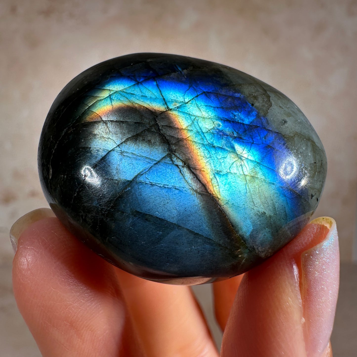 Labradorite Palm Stone (38g) Ampanihy District, Atsimo-Andrefana, Madagascar