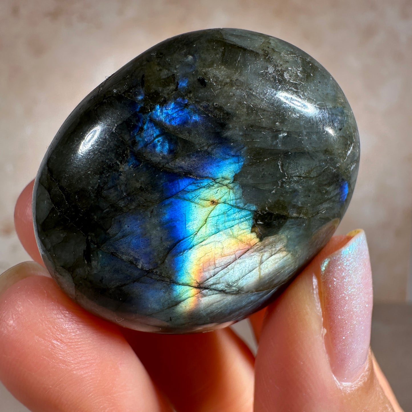 Labradorite Palm Stone (38g) Ampanihy District, Atsimo-Andrefana, Madagascar