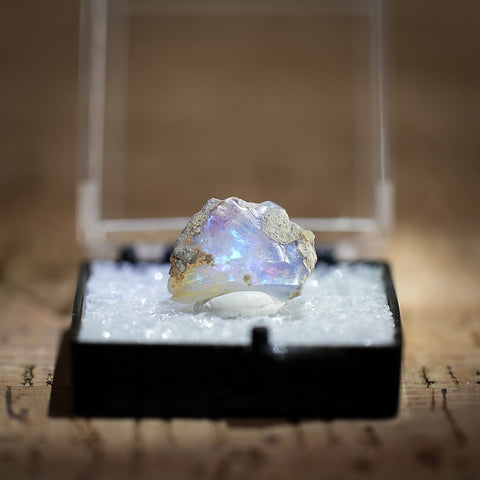 Opal mineral specimen